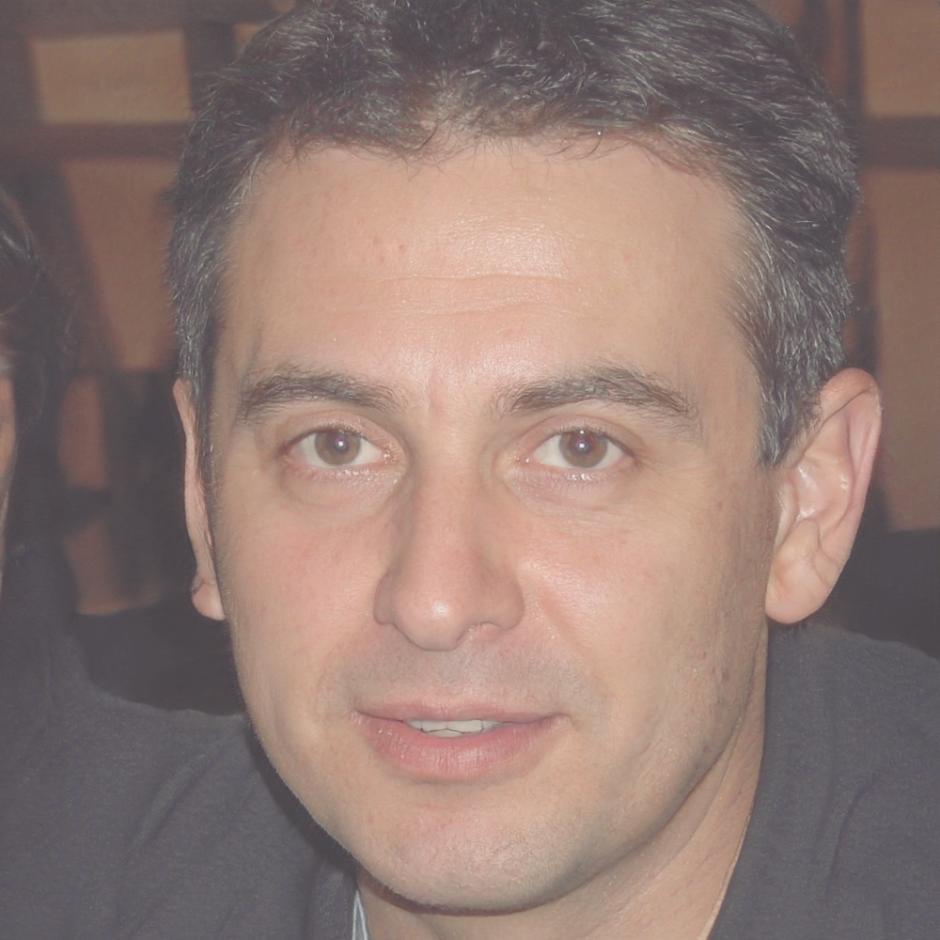 Retrato de Baltasar Mendívil, analista financiero